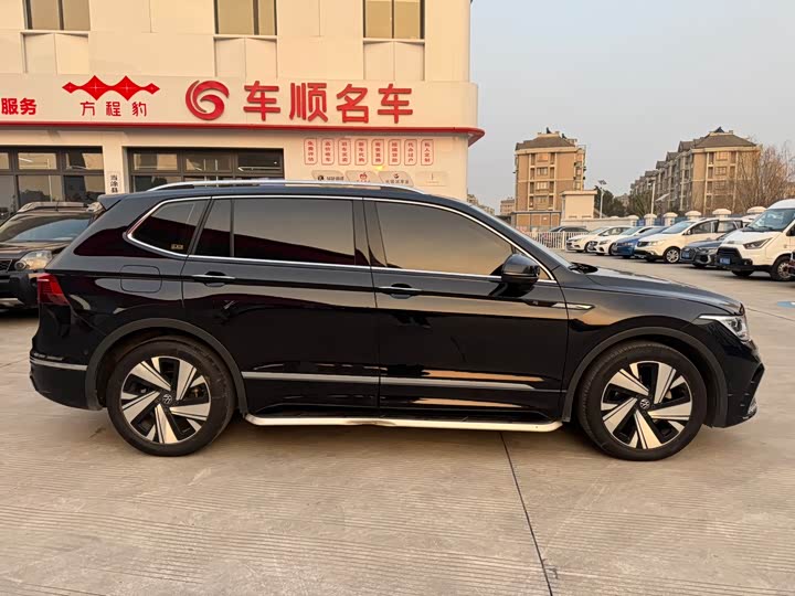 Фото 5 - Volkswagen Tiguan L Pro