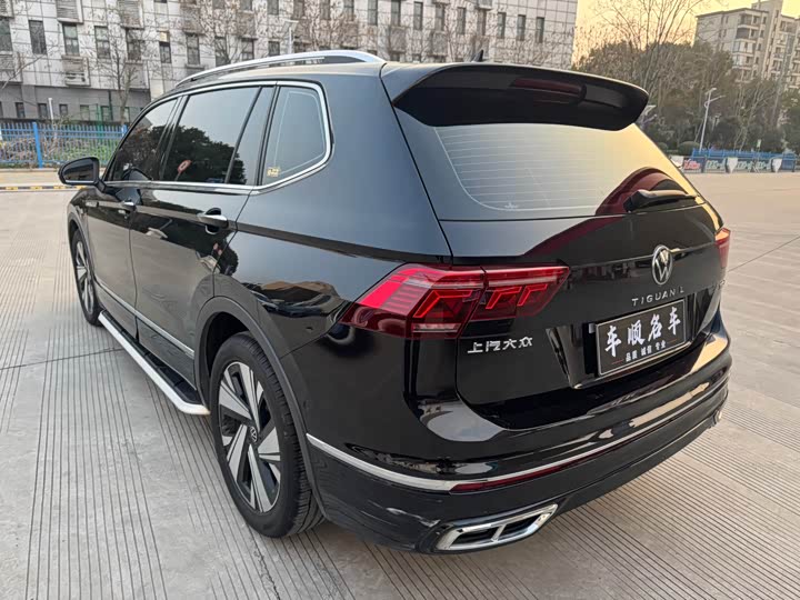 Фото 7 - Volkswagen Tiguan L Pro