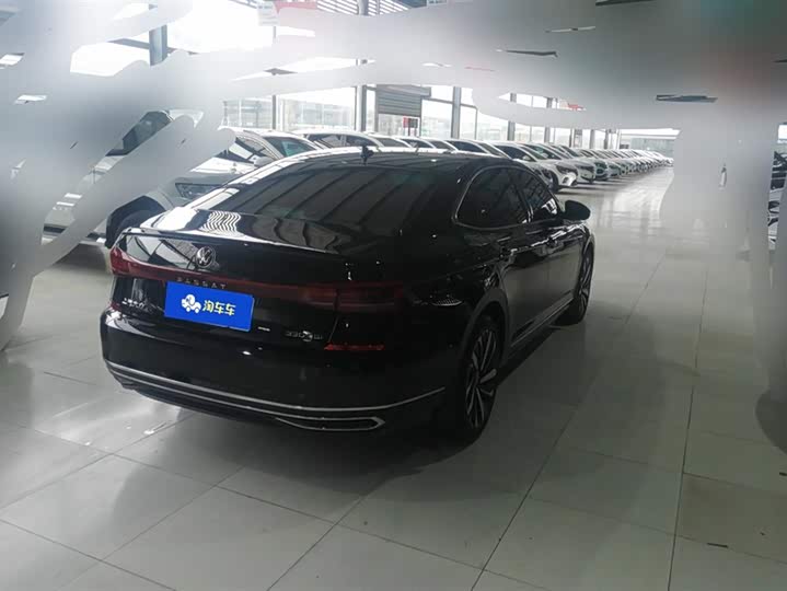 Фото 3 - Volkswagen Passat