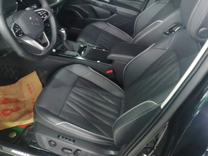 Фото 9 - Volkswagen Passat