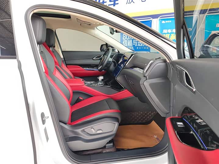 Фото 8 - Hongqi HS3