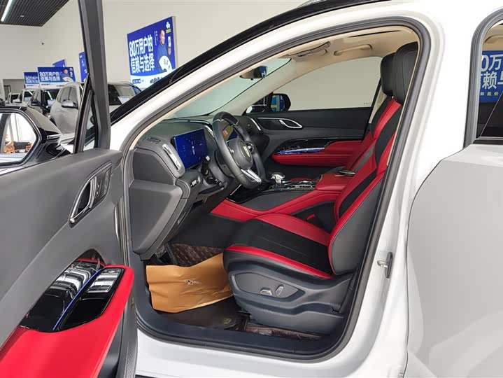 Фото 9 - Hongqi HS3