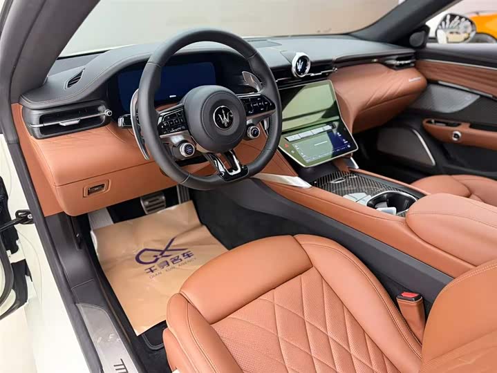 Фото 4 - Maserati GranTurismo