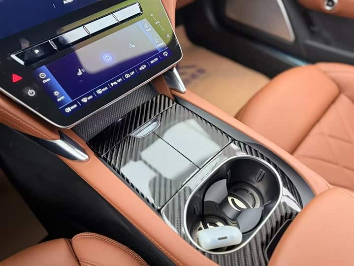 Фото 8 - Maserati GranTurismo