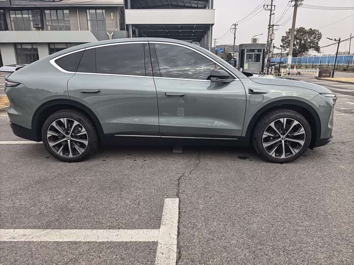 Фото 4 - Nio EC7