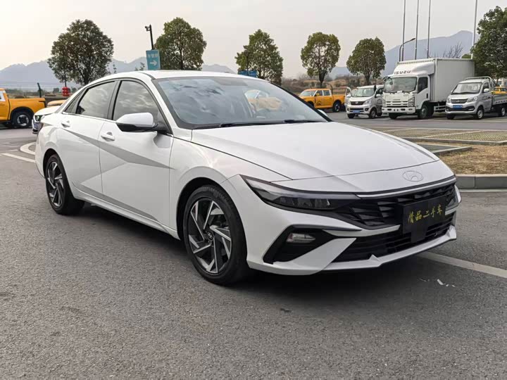 Фото 3 - Hyundai Elantra N line