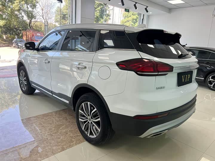 Фото 3 - Geely Atlas