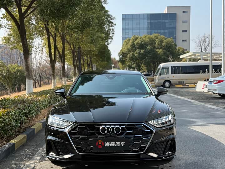Фото 2 - Audi A7