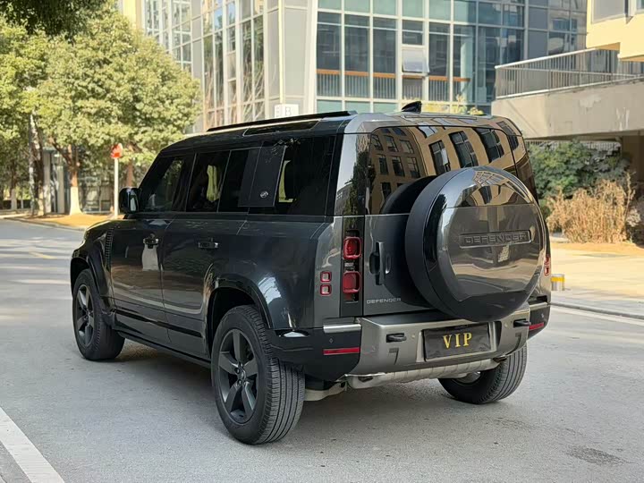 Фото 9 - Land Rover Defender