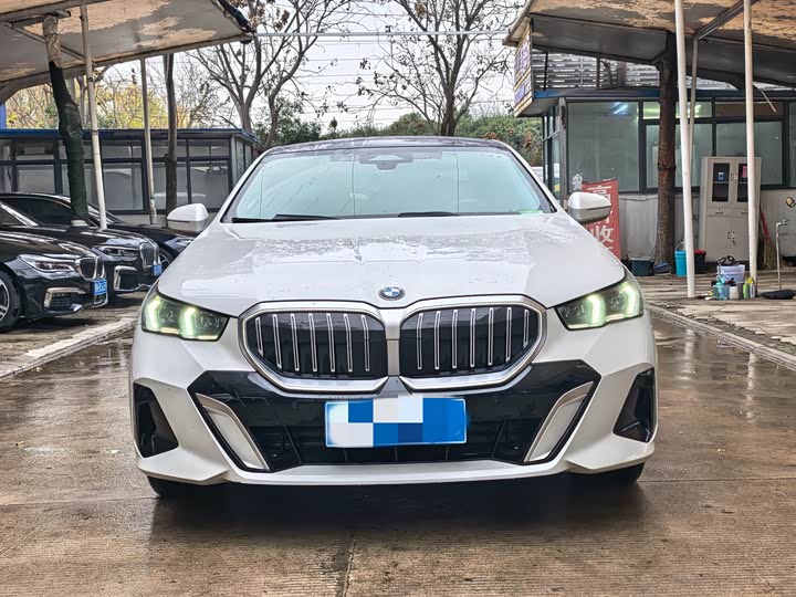 Фото 2 - BMW 5 Series