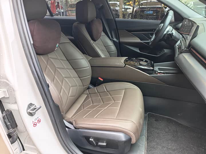 Фото 5 - BMW 5 Series