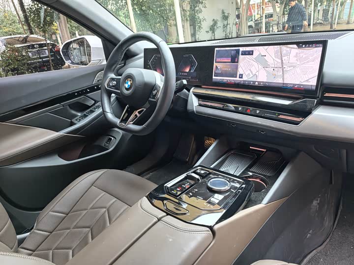 Фото 8 - BMW 5 Series