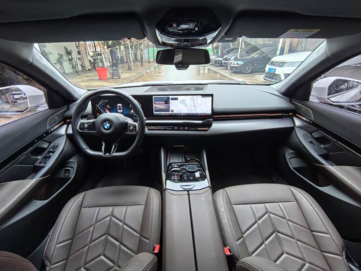 Фото 9 - BMW 5 Series