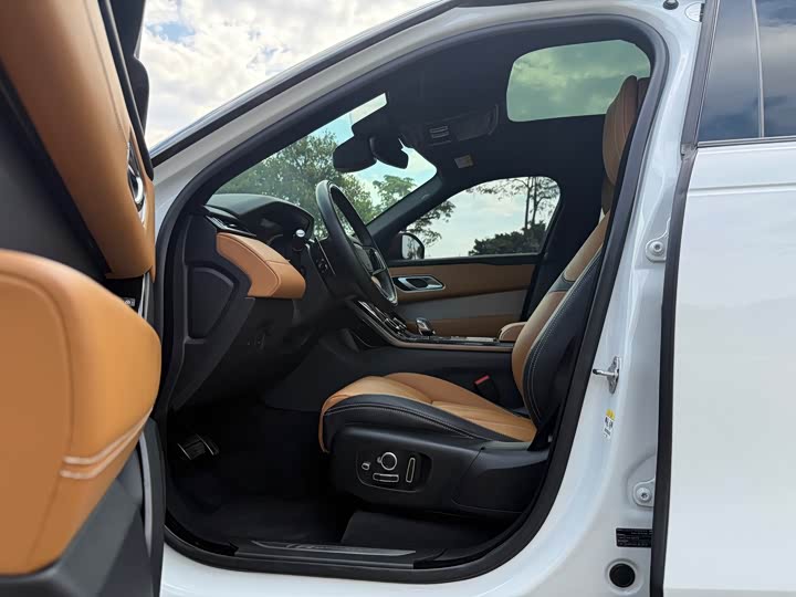 Фото 8 - Land Rover Range Rover Velar