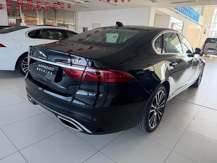 Фото 4 - Jaguar XF L