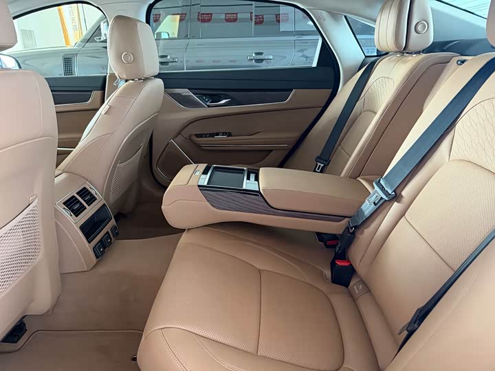 Фото 8 - Jaguar XF L