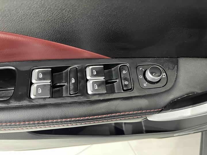 Фото 8 - Geely Coolray