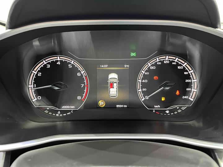 Фото 9 - Geely Coolray