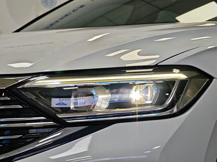 Фото 6 - Volkswagen Sagitar L