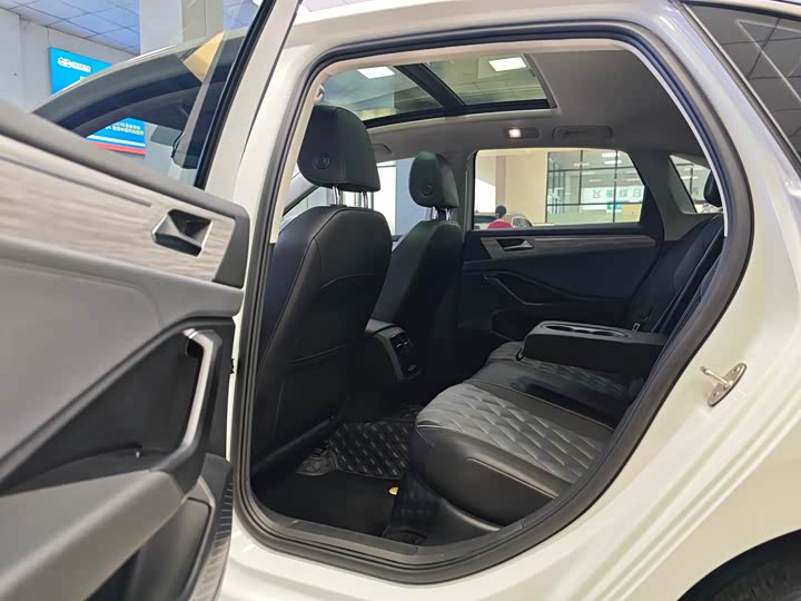 Фото 8 - Volkswagen Sagitar L