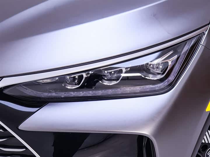 Фото 4 - BYD Tang Hybrid/EV