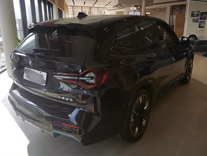 Фото 3 - BMW iX3