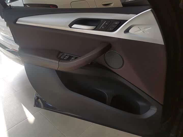 Фото 7 - BMW iX3