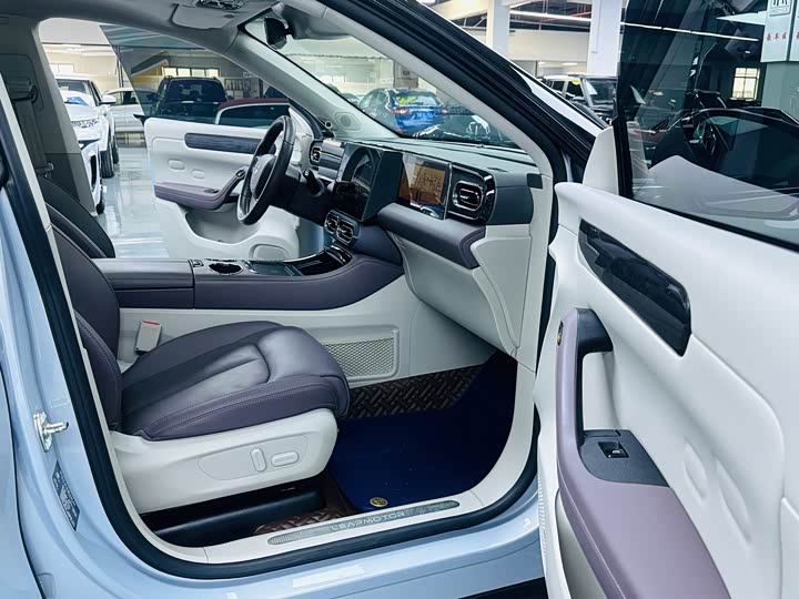 Фото 8 - Leapmotor C11