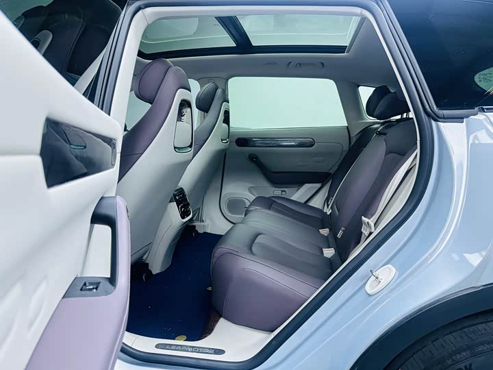 Фото 9 - Leapmotor C11