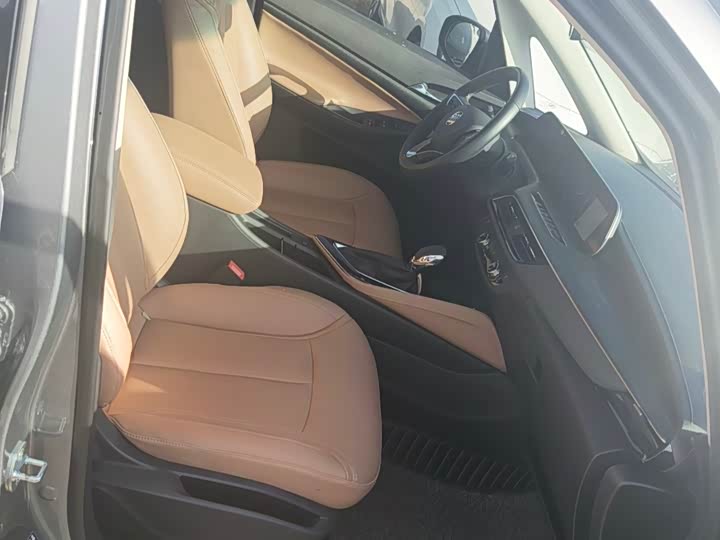 Фото 7 - Buick GL6