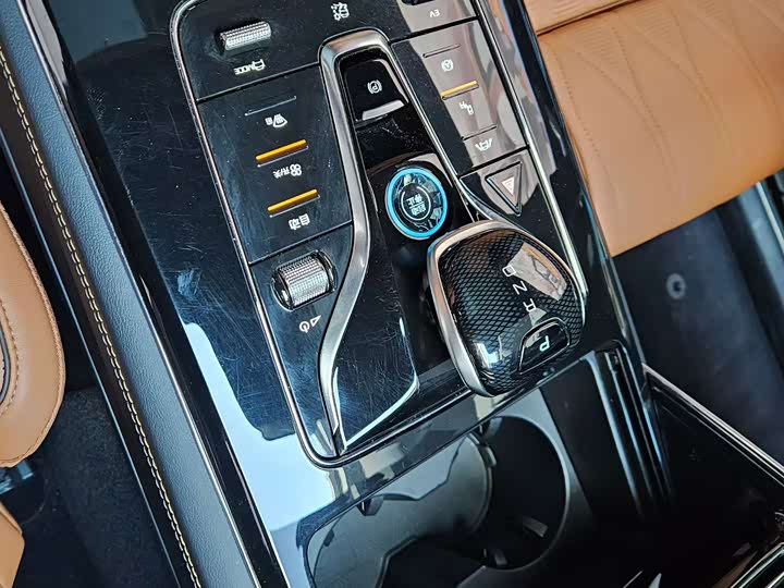 Фото 5 - BYD Tang Hybrid/EV