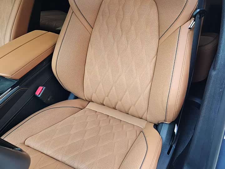 Фото 8 - BYD Tang Hybrid/EV