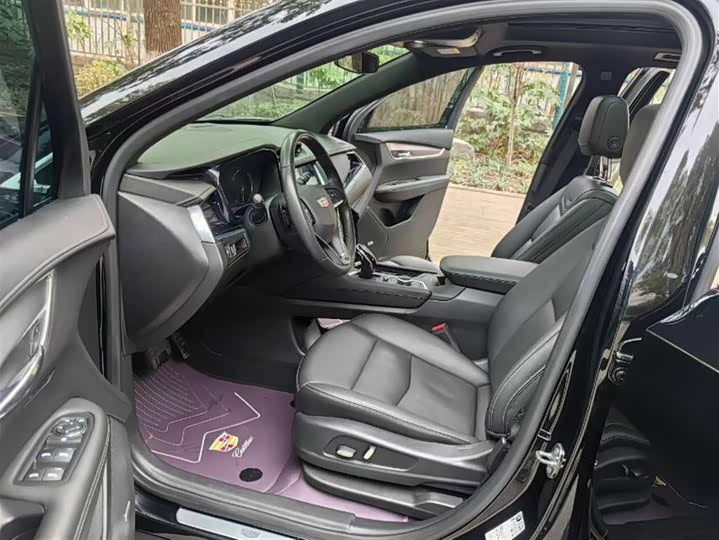 Фото 4 - Cadillac XT6