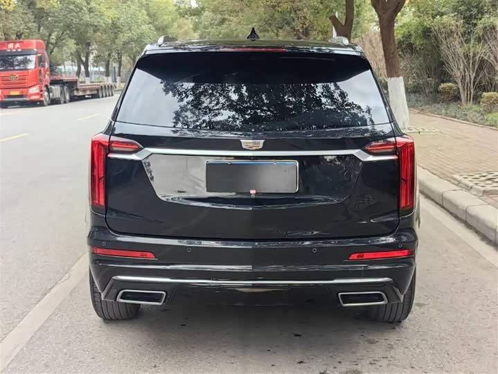 Фото 8 - Cadillac XT6