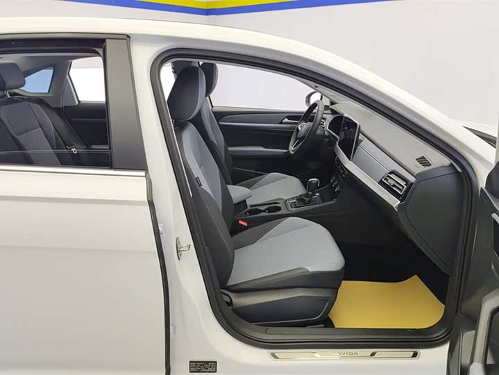 Фото 8 - Volkswagen Lavida