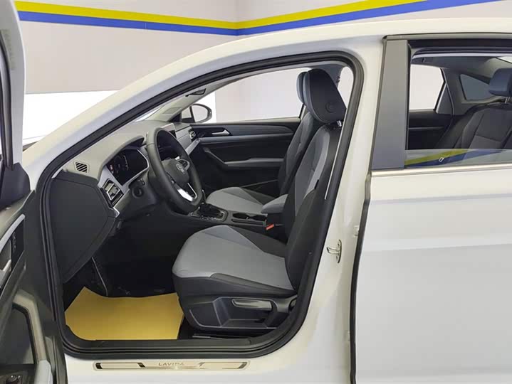 Фото 9 - Volkswagen Lavida