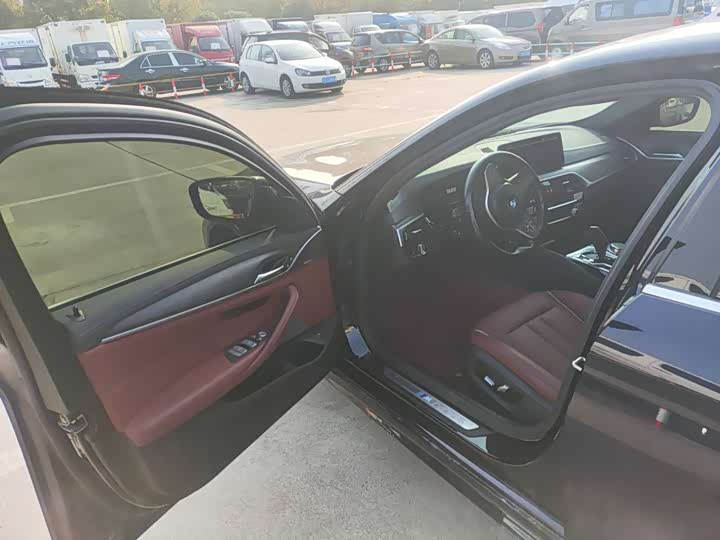 Фото 3 - BMW 5 Series