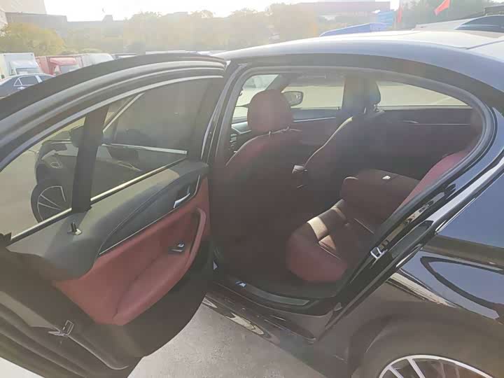 Фото 6 - BMW 5 Series