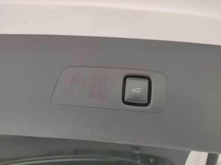 Фото 8 - Lincoln Corsair Hybrid