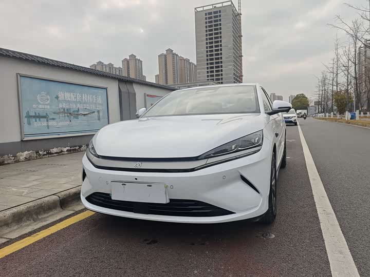 Фото 1 - BYD Qin L