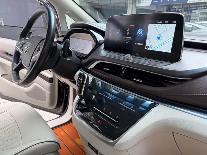 Фото 9 - Buick GL8 ES