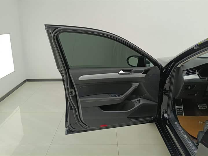 Фото 7 - Volkswagen Magotan GTE Hybrid