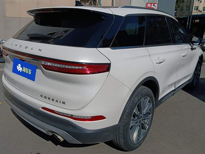 Фото 3 - Lincoln Corsair