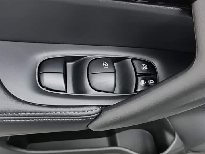 Фото 9 - Nissan X-Trail