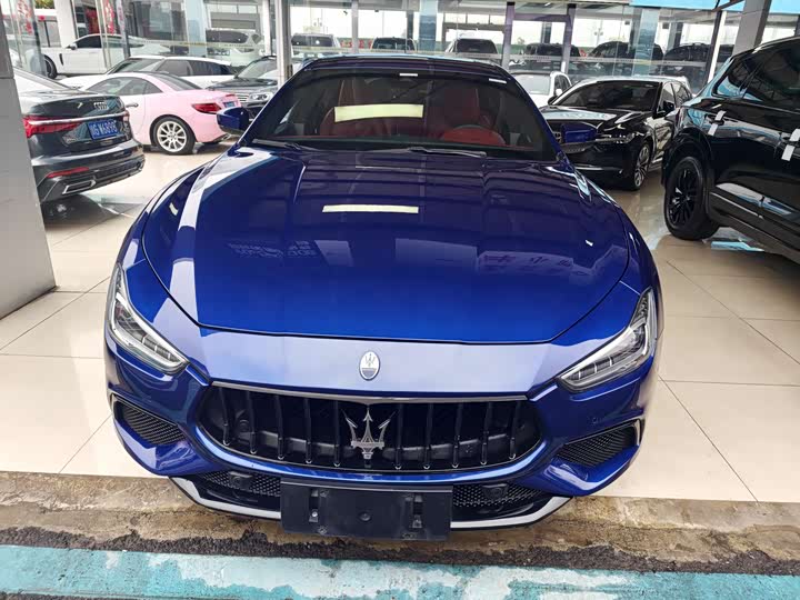 Фото 2 - Maserati Ghibli