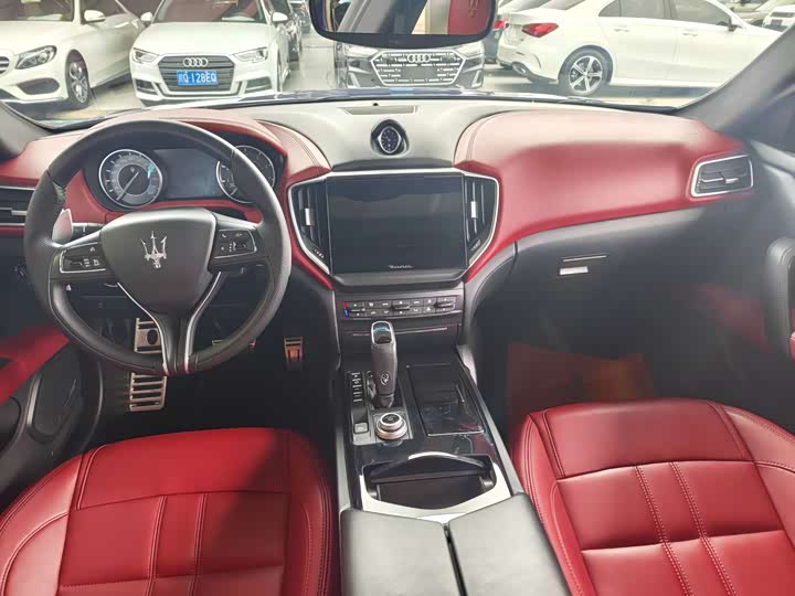 Фото 6 - Maserati Ghibli