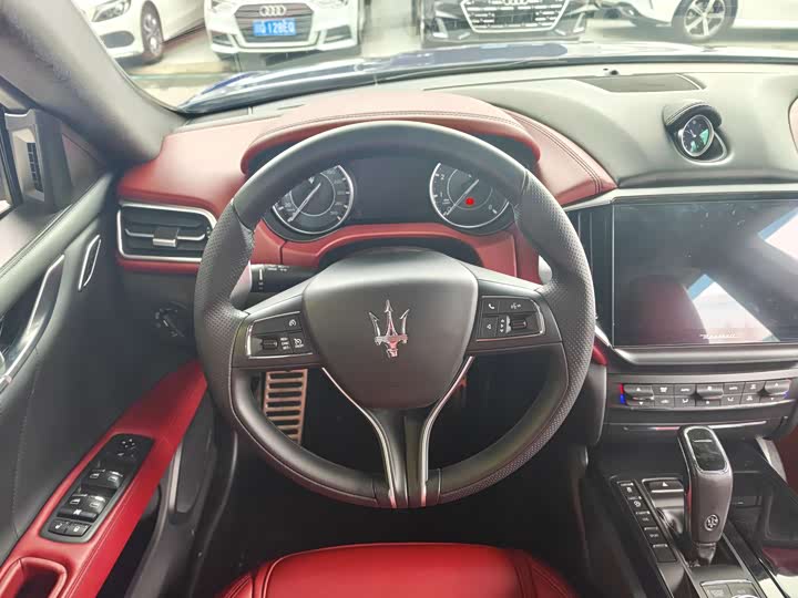 Фото 7 - Maserati Ghibli