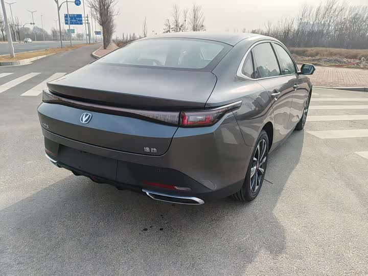 Фото 9 - Changan Eado Plus