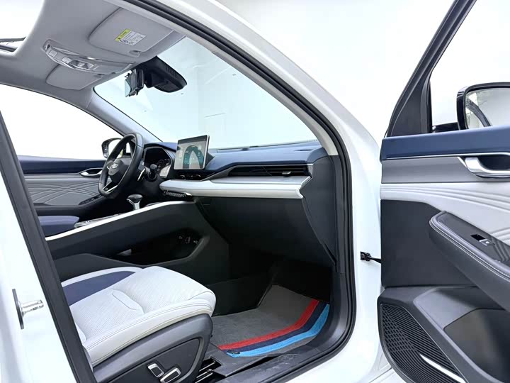 Photo 9 - Geely Preface