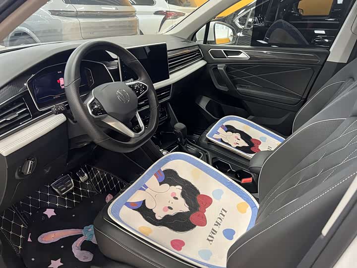 Фото 4 - Volkswagen Tiguan L Pro